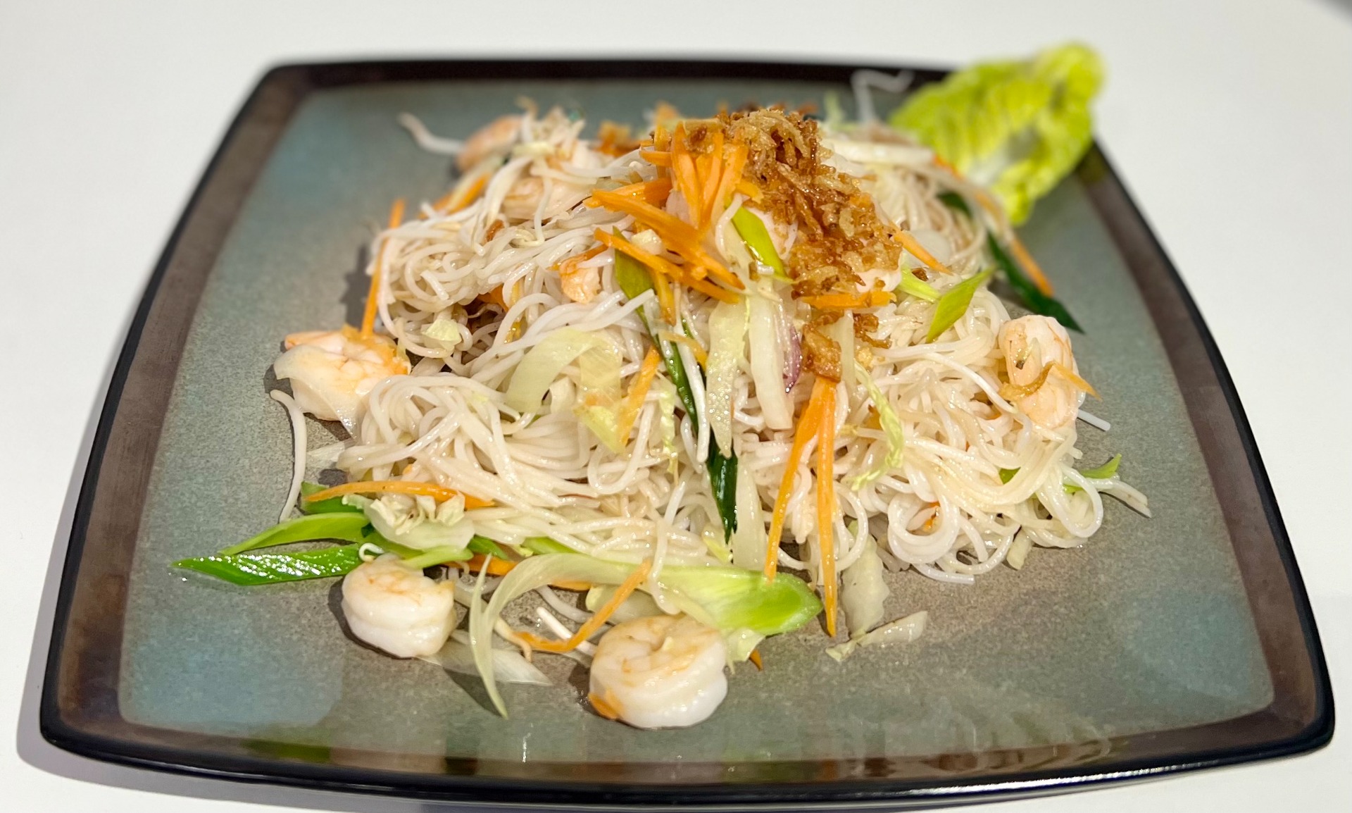 Bun xao tom / restované rýžové nudle s krevetami