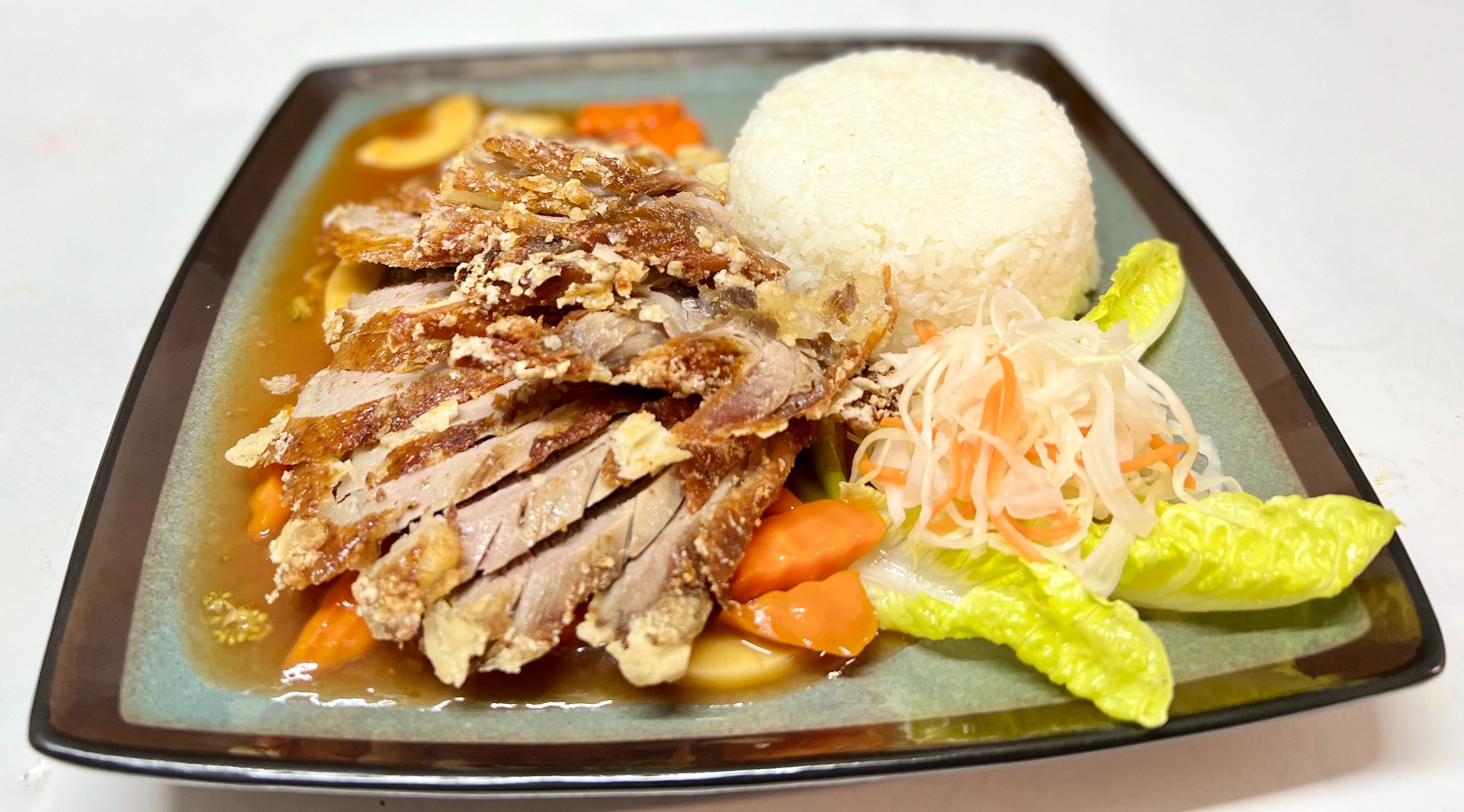 Vit chua ngot / křupavá kachna se sladkokyselou omáčkou a rýží